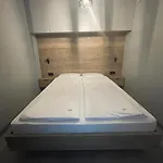Apt. 539 *
